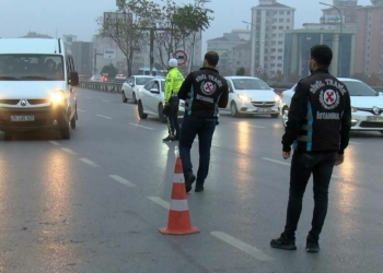 İstanbul'da okul servislerine denetimde kontrol yapıldı