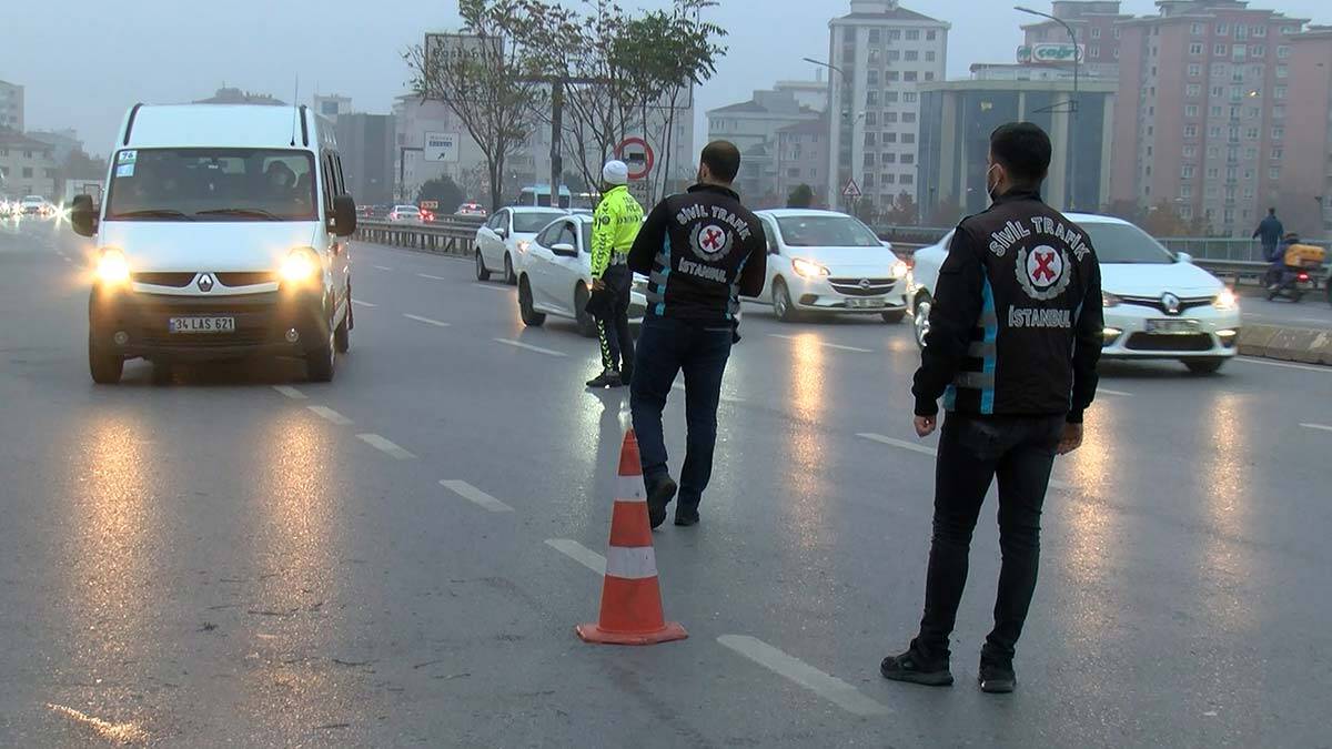 İstanbul'da okul servislerine denetimde kontrol yapıldı