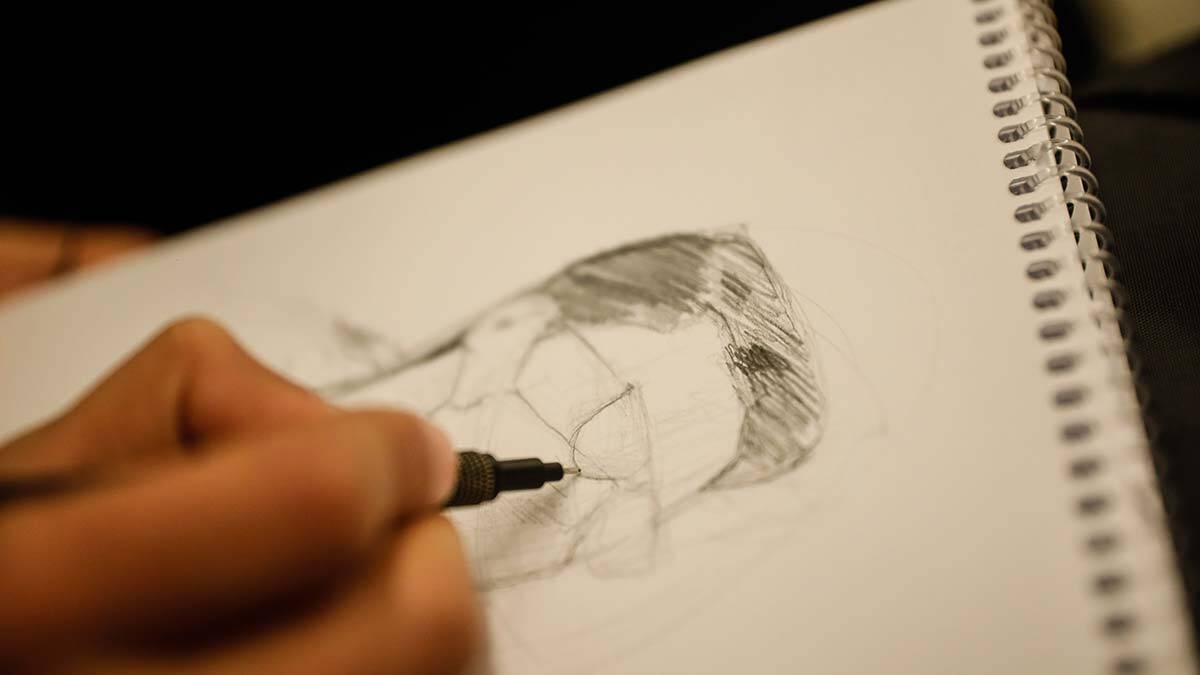 İlk başta sadece kendi için resimler çizen Aslan bunları sahiplerine hediye etmeye başladı.