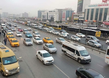 İstanbul'da trafik yoğunluğu yüzde 63