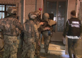 İstanbul'da uyuşturucu satıcılarına operasyon 25 gözaltı