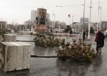 İstanbul'da yüz yüze eğitime 1 gün ara verildi