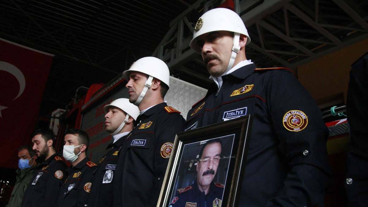 İtfaiye eri görev başında hayatını kaybetti