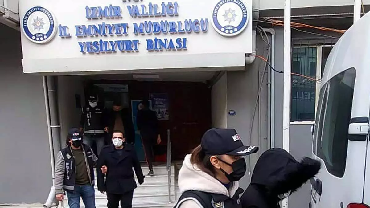 İzmir'de son 2 yılda fetö'den 1525 şüpheli tutuklandı