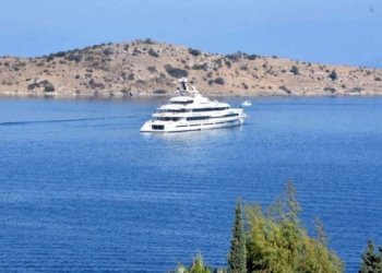 Jeff Bezos ve Bill Gates Bodrum koylarında