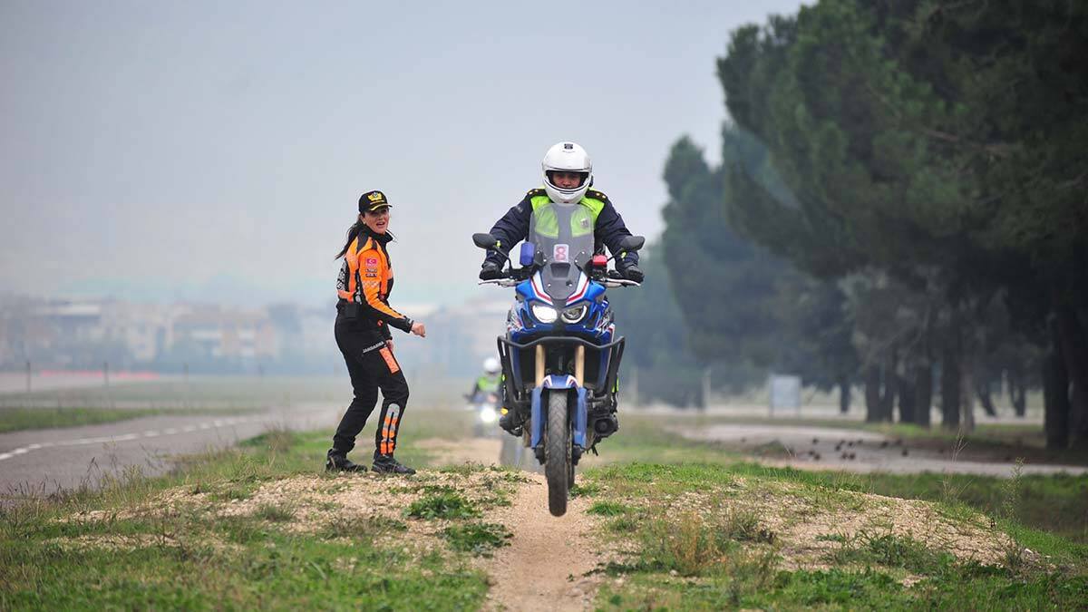 " Bu anlamda daha hızlı bir müdahale için motosikletli kadın personelin yetiştirilmesine özen gösteriyoruz"