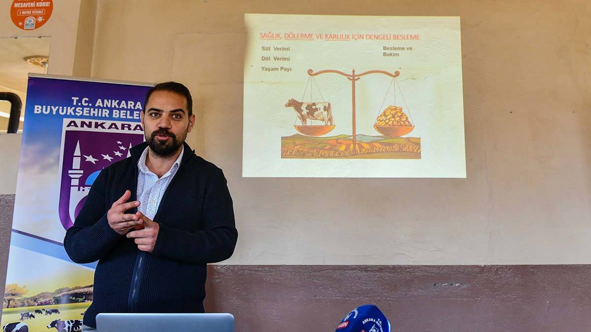 Ankara Büyükşehir Belediyesi, Başkent’te hayvancılığın geliştirilmesi, verimin artırılması ve üreticilerin bilinçlendirilmesi amacıyla hayvan üreticilerine eğitim desteği veriyor.