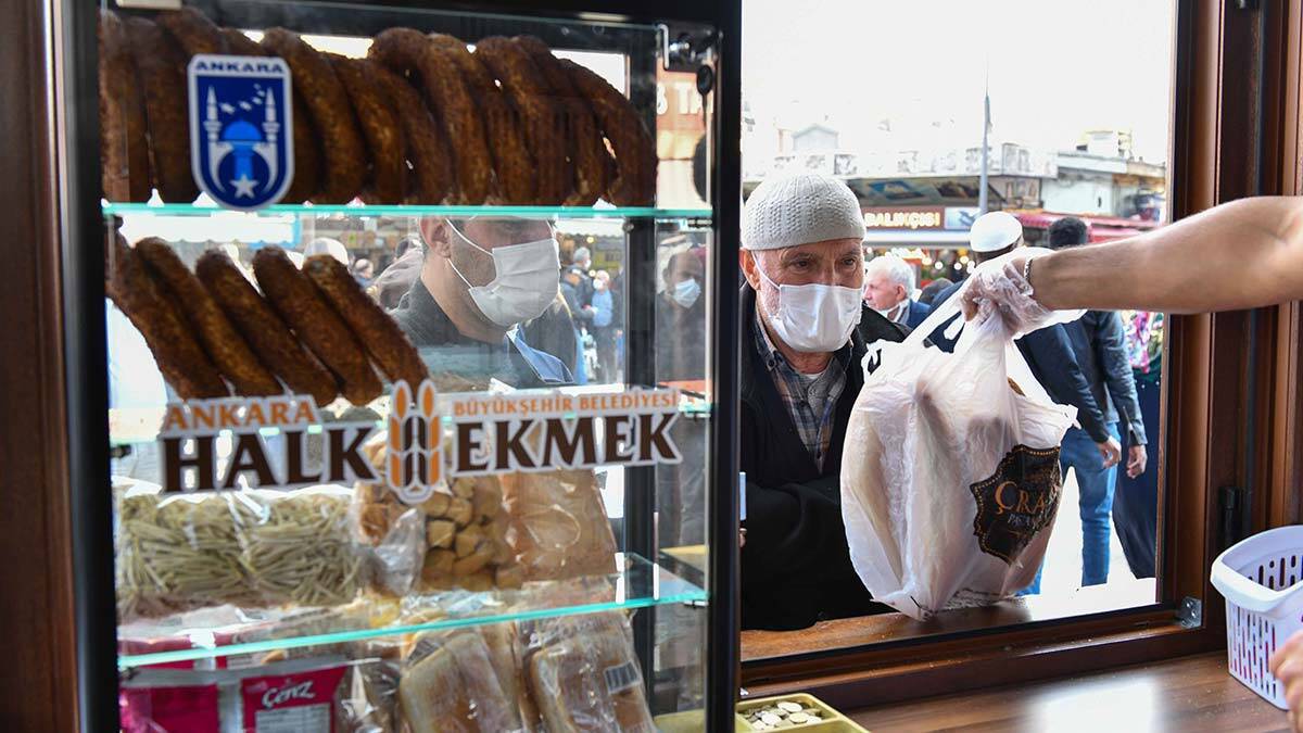 Halk Ekmek'ten Ulus'a ahşap büfe