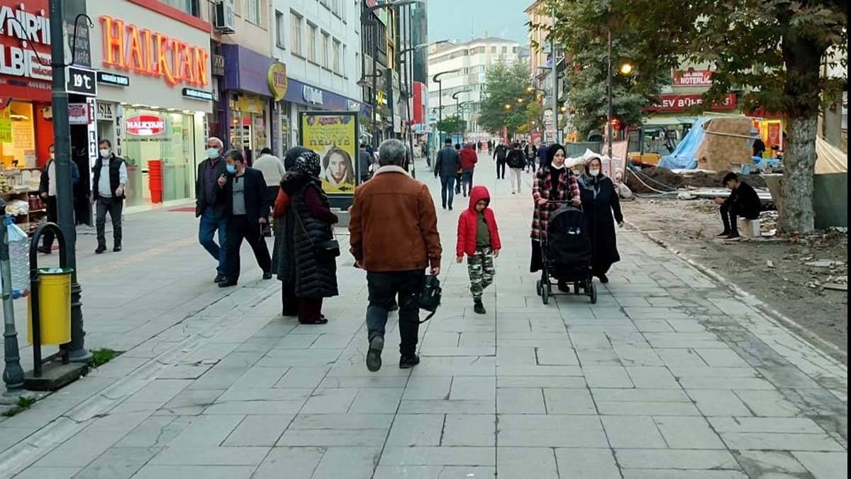 " Bir an evvel tüm vatandaşlarımızla birlikte el birliği içerisinde bu sayıları düşürmemiz gerekiyor"