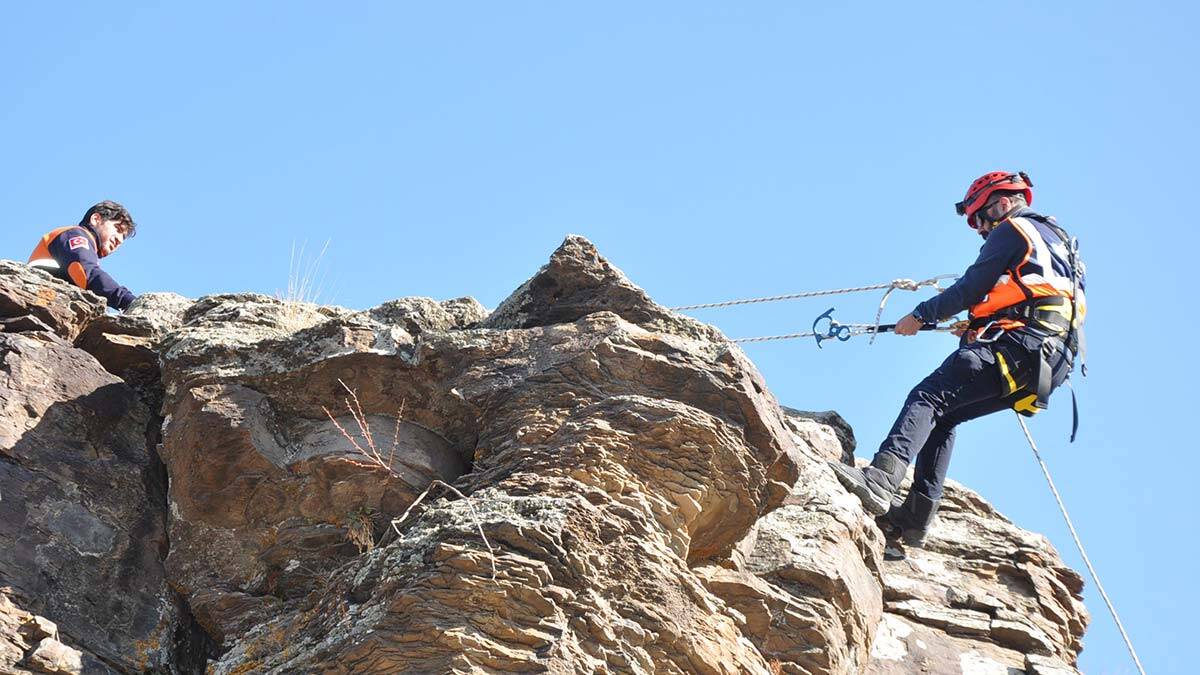 Kars AFAD'ta gönüllülere dağcılık eğitimi