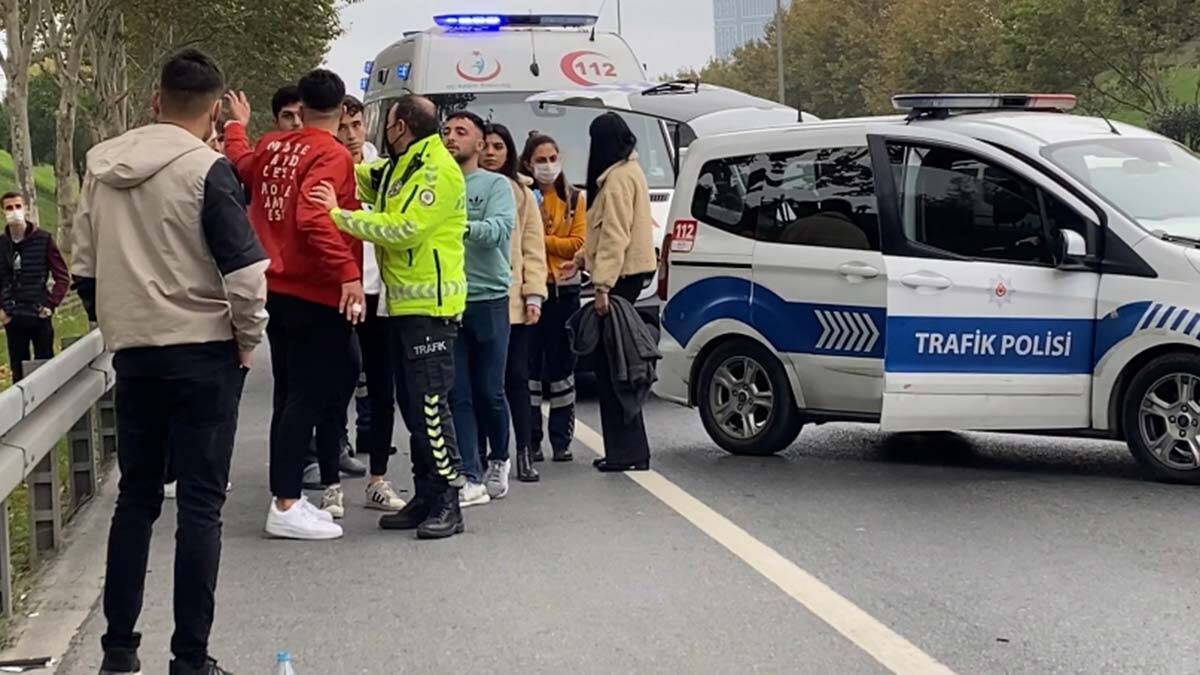  Kazayı hafif şekilde atlatan sürücü kendisine müdahale etmek isteyen sağlık ekipleriyle tartıştı 