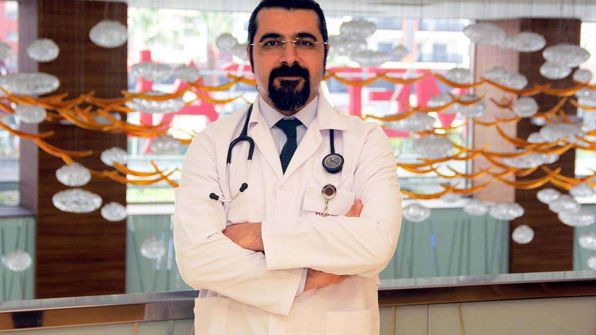 " Hastanemizde yer alan Klinik Araştırmalar Merkezi'nde özellikle yararı gösterilmiş, onaylanmış, ruhsatlı immünoterapi ilaçlarını gerek akciğer kanserinde gerekse diğer kanserlerde etkili bir şekilde kullanabiliyoruz"