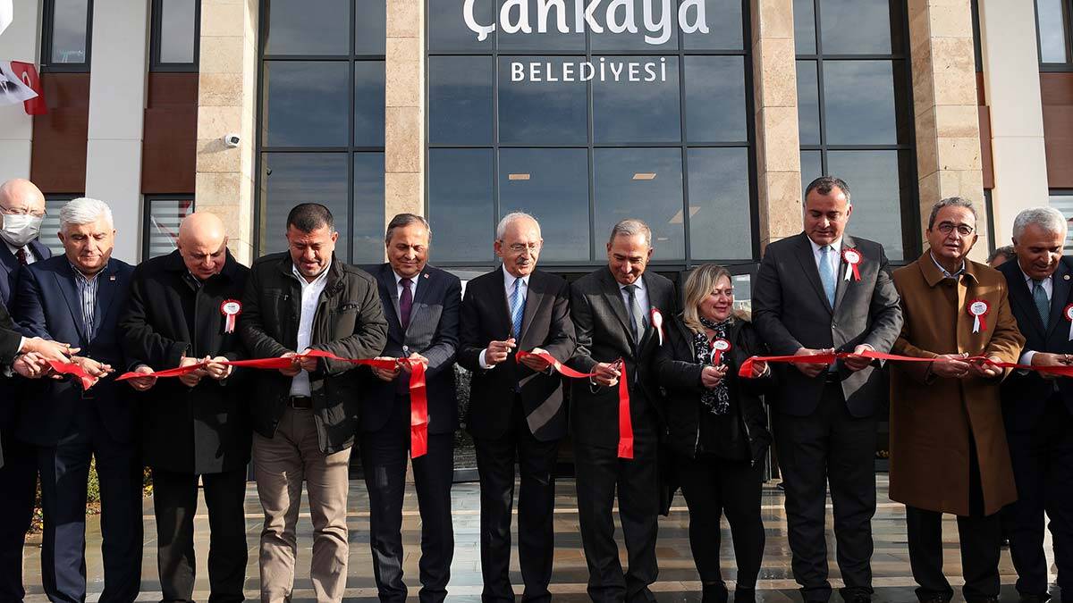 " Atama bekleyen öğretmen var. Taşımalı sistem sorun yaratıyor."