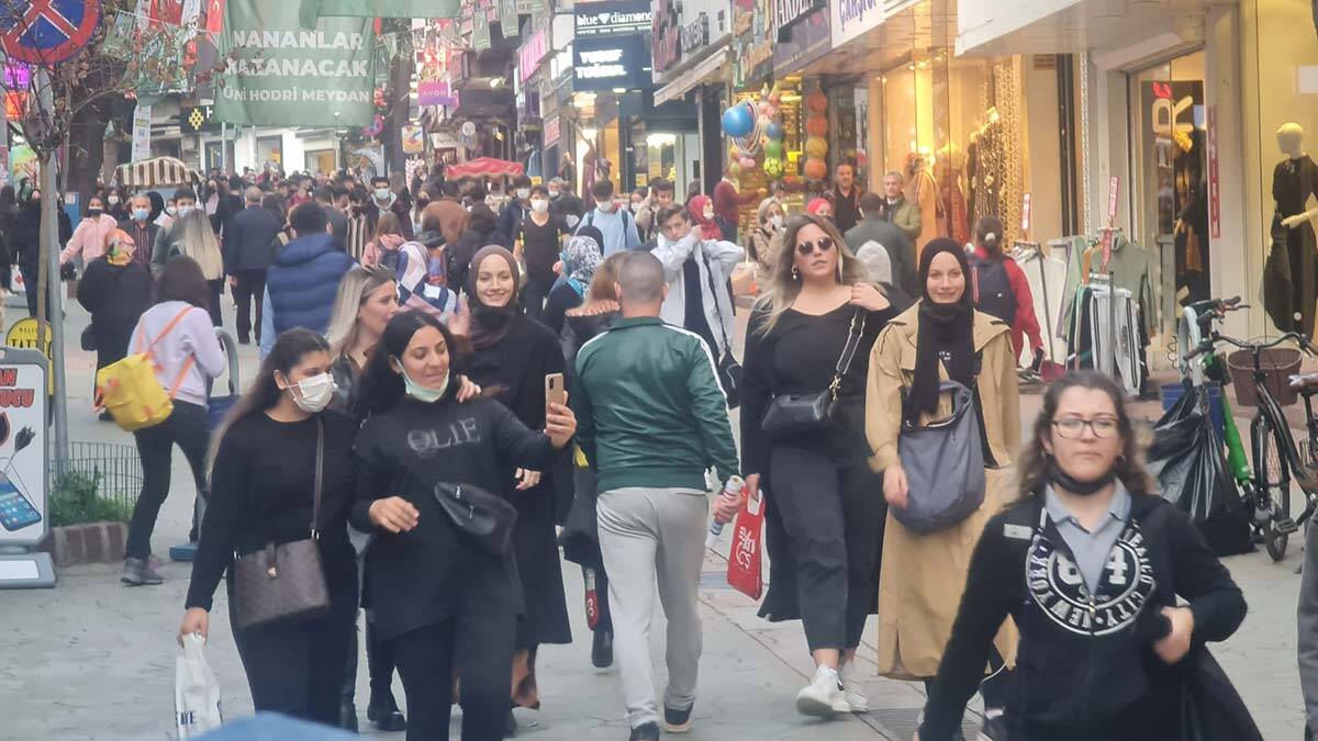 16- 22 Ekim tarihleri arasında geçen hafta 100 binde 428,44 olan vaka sayısı, 28,44 artarak 456,88’e çıktı.