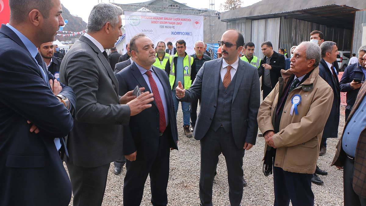 " Türk mühendislerin icat ettiği makinalar ile oluşturan makinalar ile deleceğiz 5 bin 570 metre tünel açacağız"