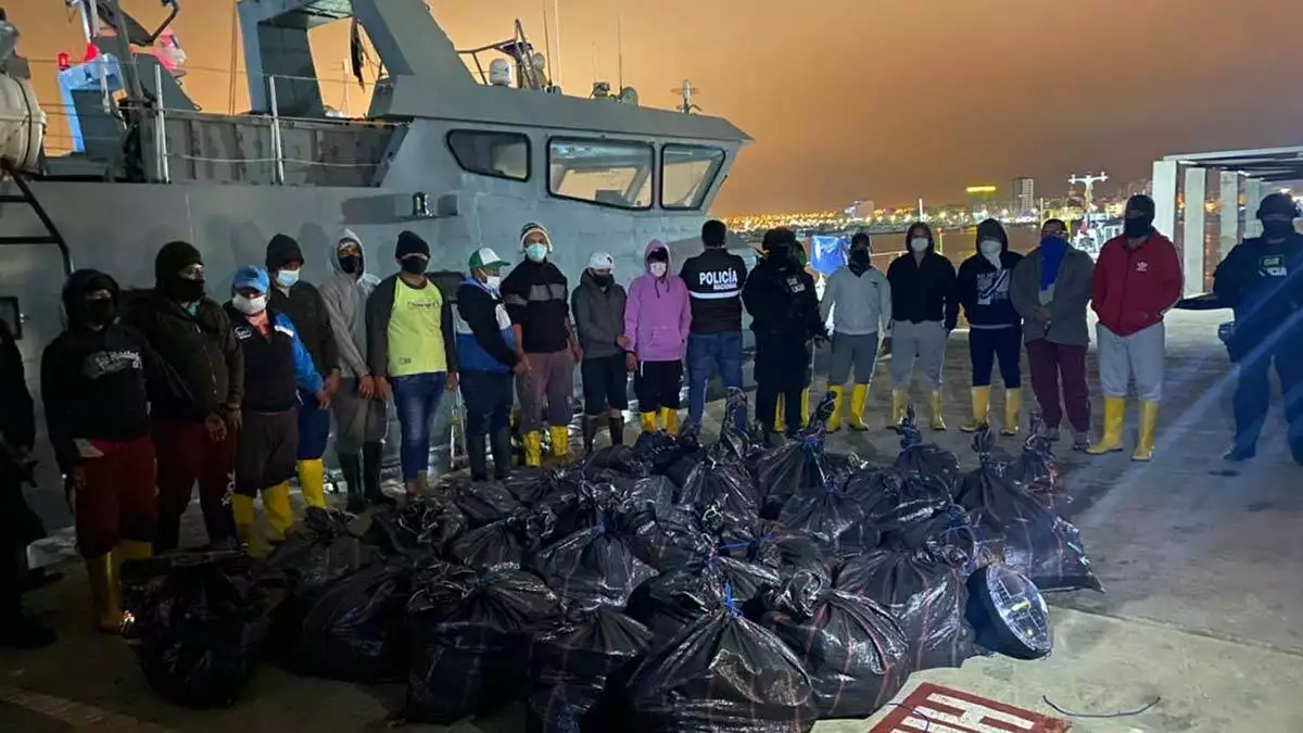 Kolombiya donanması 7. 4 ton kokain ele geçirdi