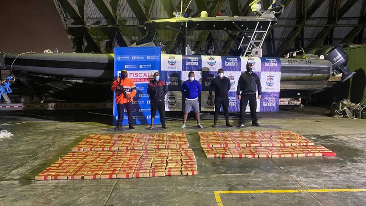 Operasyonlarda 3 Kolombiyalı, 3 Ekvadorlu şüphelinin gözaltına alındığı ifade edildi