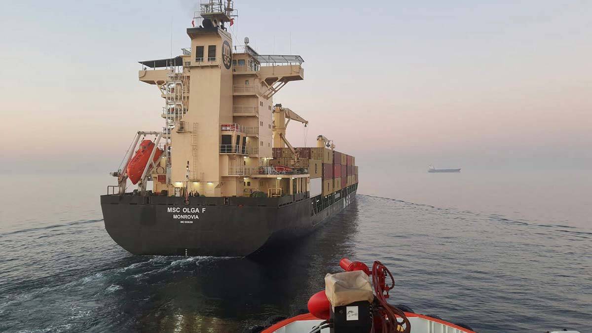 Konteyner gemisi Kadıköy açıklarında arızalandı