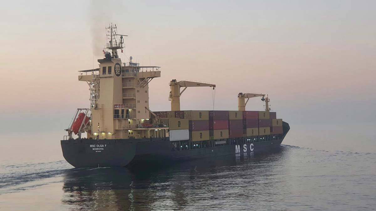 Konteyner gemisi Kadıköy açıklarında arızalandı