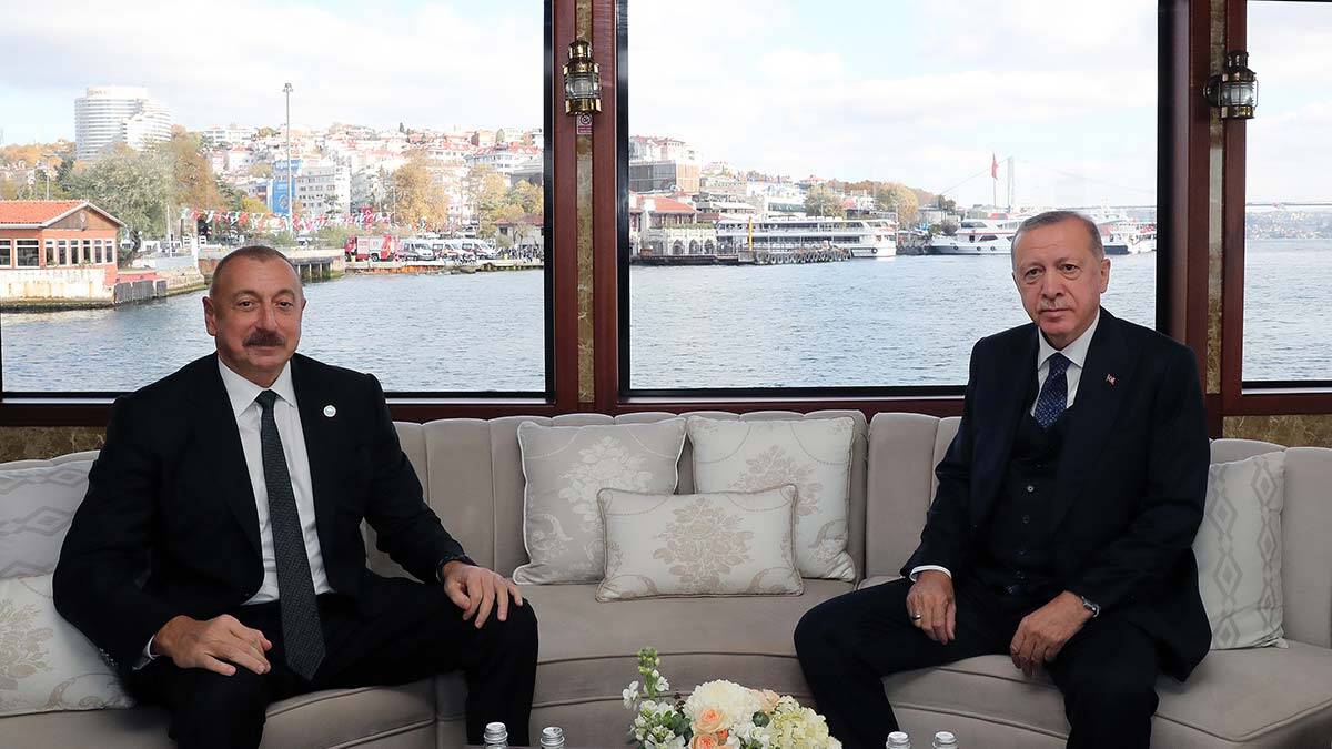 Liderler Demokrasi ve Özgürlükler Adası'na tekneyle hareket etti.