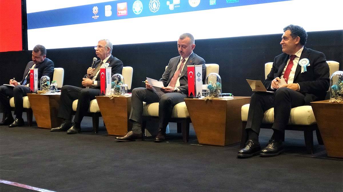 " Şimdi, bir belediye başkanının en büyük görevi o şehri temsil etmek"