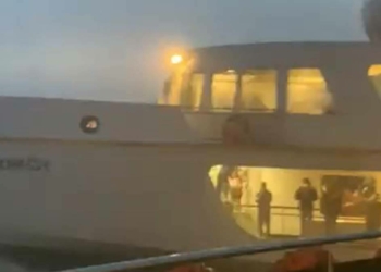 Marmara Denizi'nde yolcu teknesinde korku dolu anlar