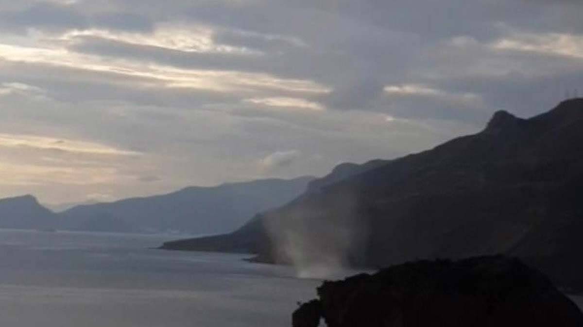 Mersin'de denizde çıkan hortum görüntülendi