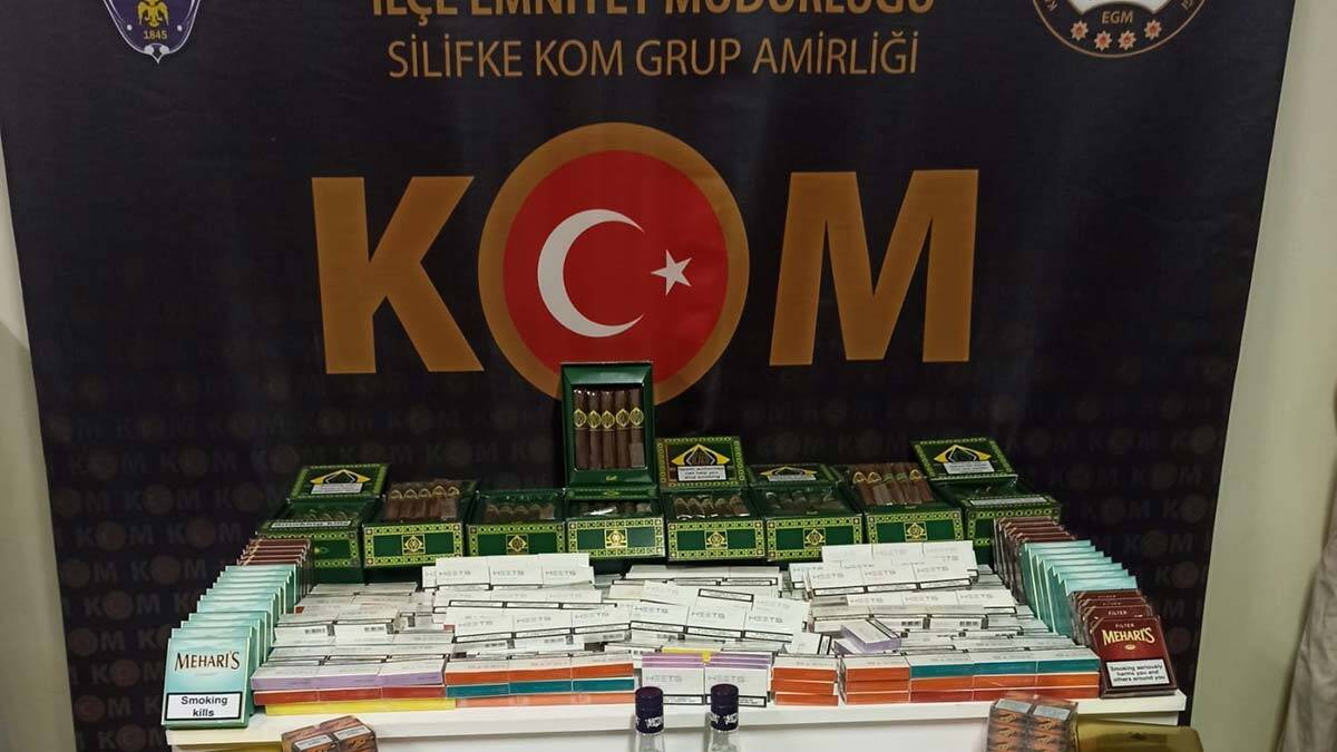 Aramalarda 6120 elektronik sigara ucu, 4310 puro, 55 paket tütün, 20 paket sigara, 8 kutu çay, 2 şişe içki ele geçirildi
