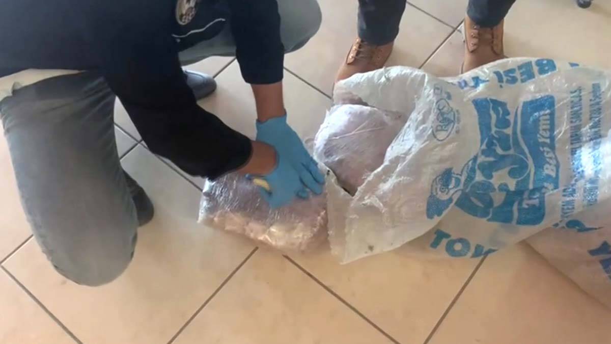 10 paket halinde toplam 11 kilo 930 gram esrar ele geçirildi
