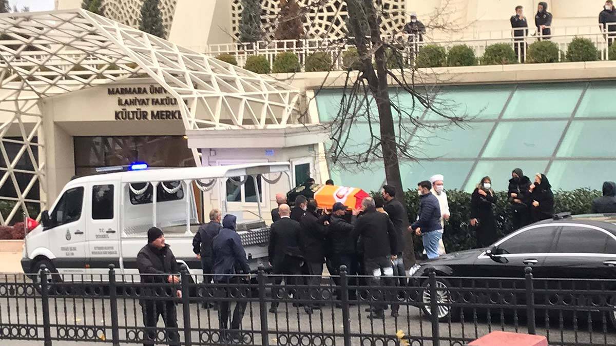 Eski Galatasaray başkanı Cengiz son yolculuğuna uğurlanıyor