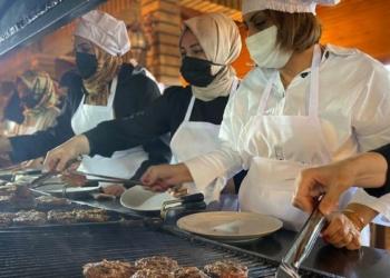 Öğretmenler köfte yarışmasında hünerlerini sergiledi