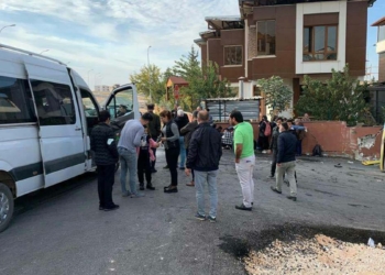 Okul servisi ile halk otobüsü çarpıştı: 14 yaralı
