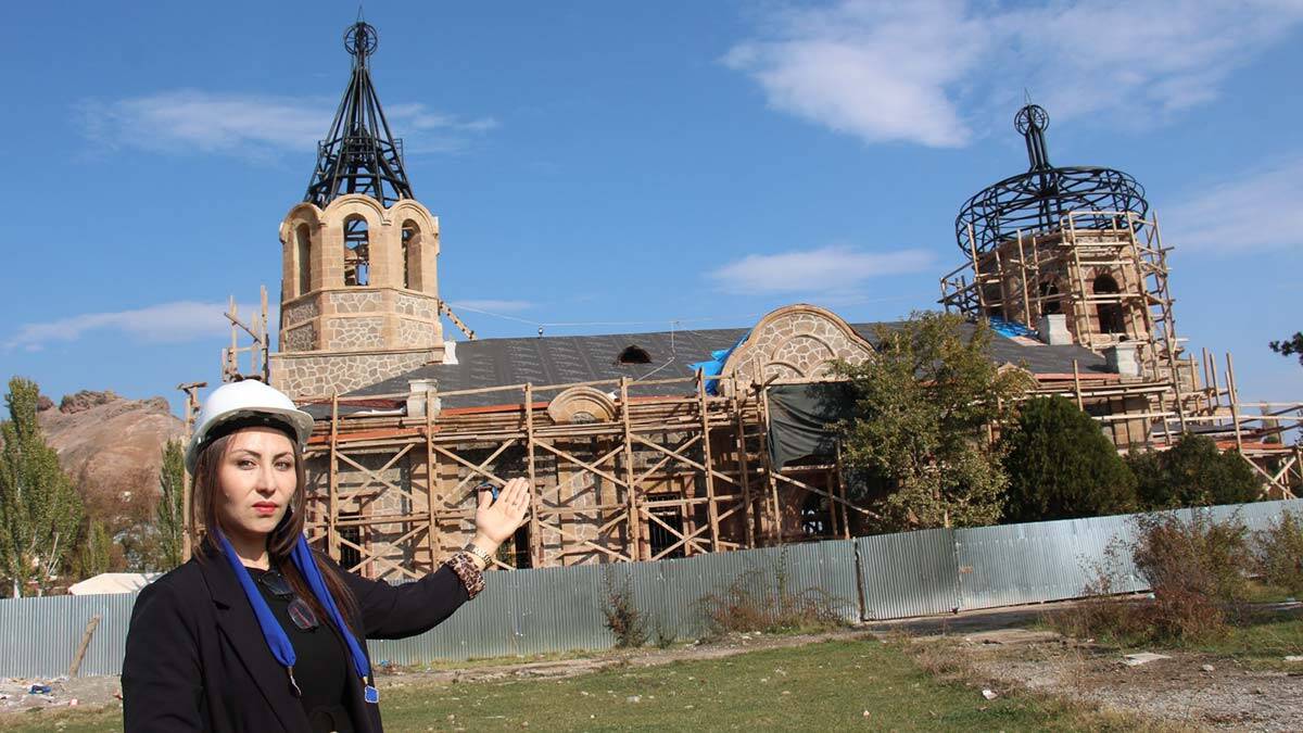 Kubbelerin kemerlerinde bazı taşlar tamamıyla kaybolmuştu.