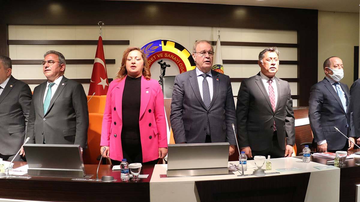 " Her kesimin sıkıntılarını, çözüm önerilerini, dinliyoruz. Çözüm önerilerimizi ilgili kesimlerle paylaşıyoruz"