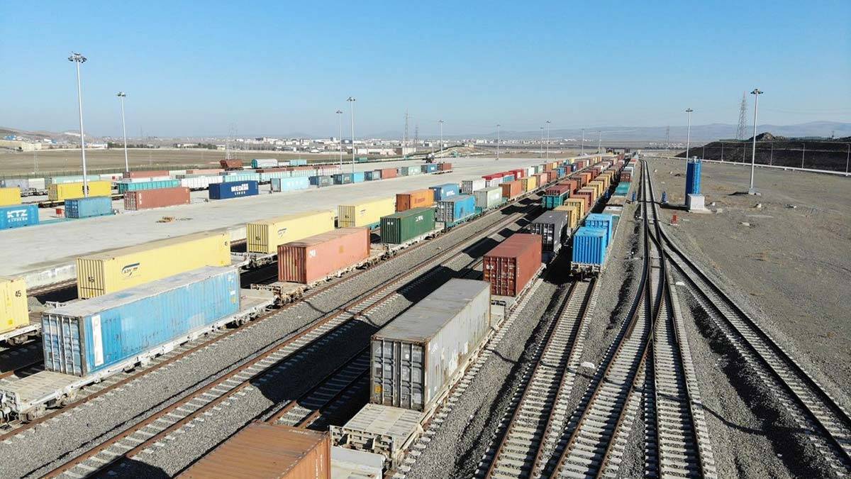 " Merkezde toplam 19 adet demir yolu hattı bulunuyor"