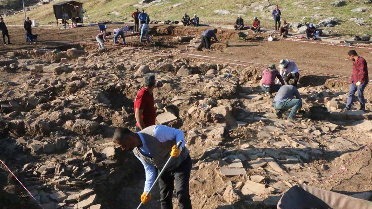 Perre Antik Kenti'ndeki konutların milattan sonra 6'ncı ve 7'nci yüzyıllardaki depremlerden etkilenmiş olduğu ortaya çıktı