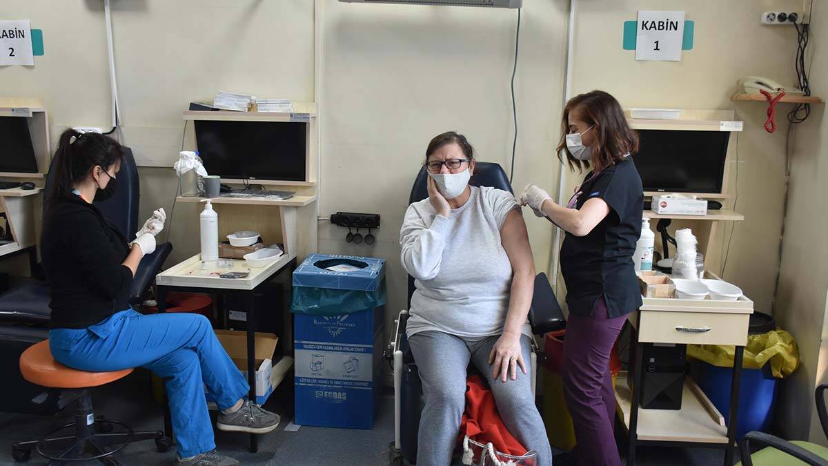 Prof. Dr. Şener: Salgının kontrolü elimize geçecek