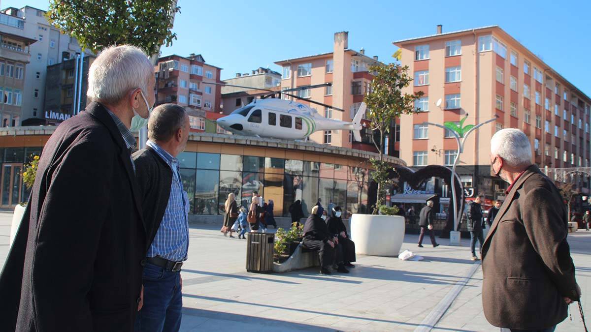 Rize'de maket helikoptere yoğun ilgi