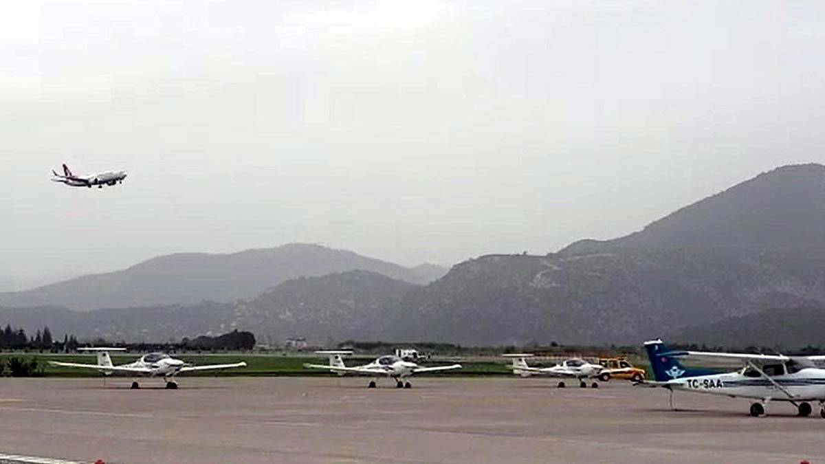 Rüzgar nedeniyle yolcu uçağı havalimanına inemedi