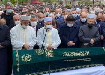 Şair Sezai Karakoç son yolculuğuna uğurlandı