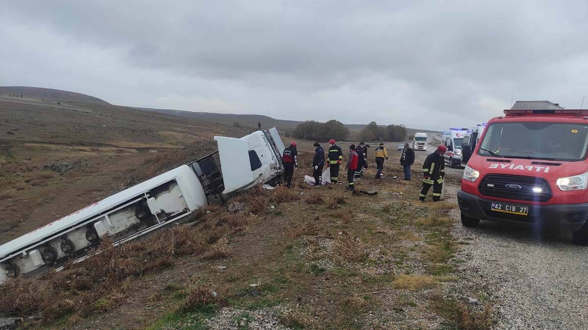 Şarampole devrilen tankerin şoförü öldü