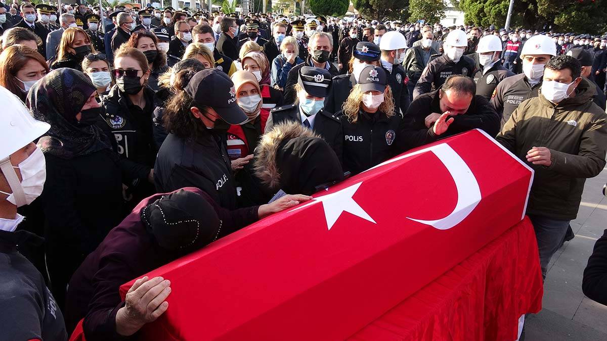 Şehit olan polisin cenazesi Erzurum'a uğurlandı