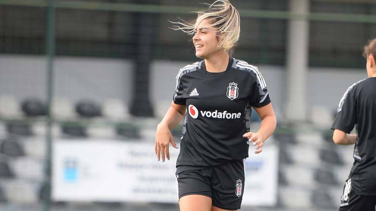 "Bu sezon ben de takıma katkı sağlayacağım ve şampiyon olacağız. İnşallah daha güzel olacak." 