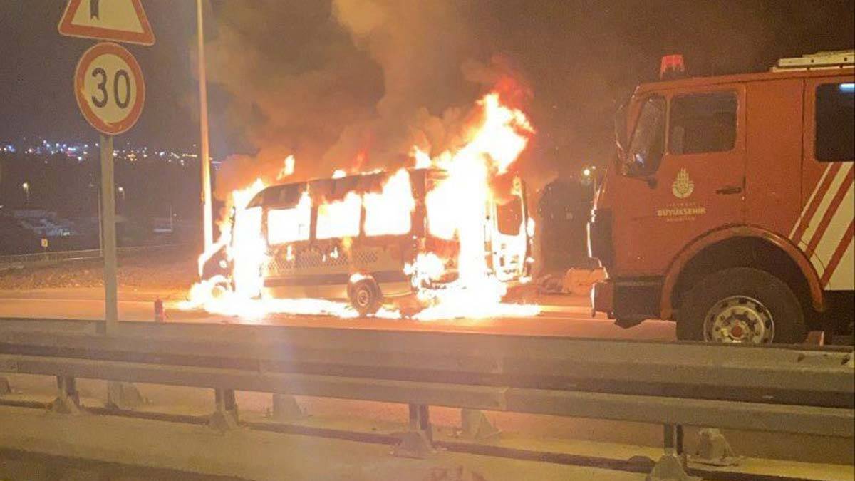 Seyir halindeki servis alev topuna döndü