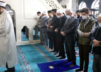 Sezai Karakoç için memleketinde gıyabi cenaze namazıSezai Karakoç için memleketinde gıyabi cenaze namazı