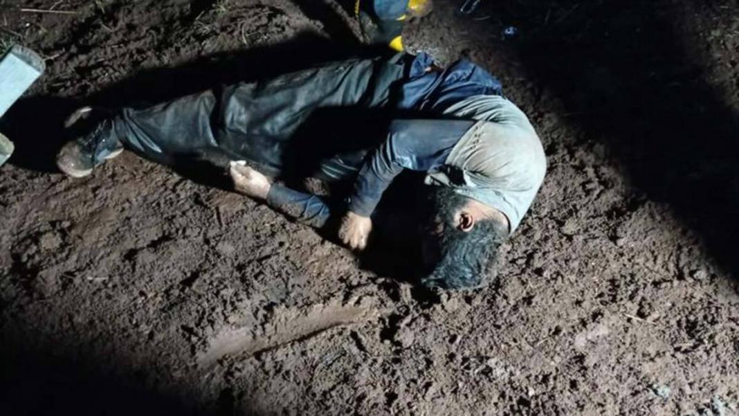 Sınırdaki hendekte erkek cesedi bulundu