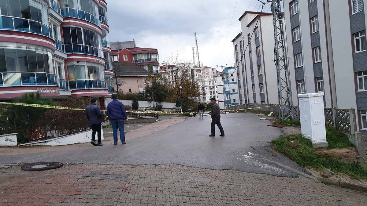 Kentte saat 21.00'e kadar motosiklet ve elektrikli bisiklet kullanımı ile motorlu kuryelik yapılmasının yasaklandığı bildirildi.