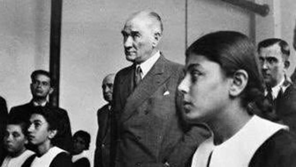 Sosyal medya öğretmenler gününü kutladı