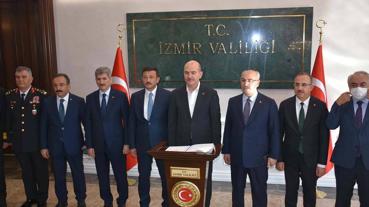 Soylu, İzmir'de güvenlik toplantısına katıldı