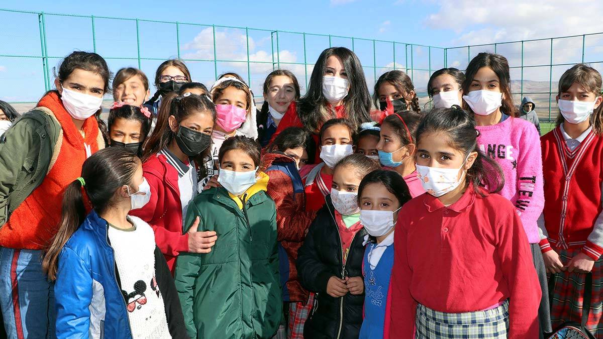 " Sizin başarılı olmanız bizim için çok büyük mutluluk kaynağıdır"